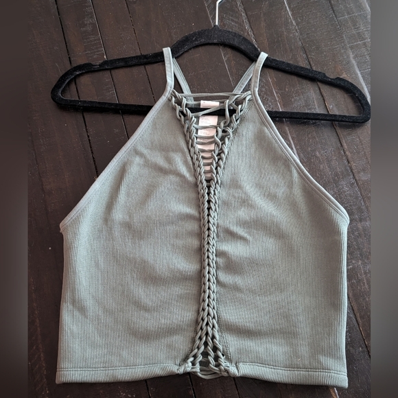 Fabletics Green Sleeveless Cut Out Crop Tank - Picture 5 of 9